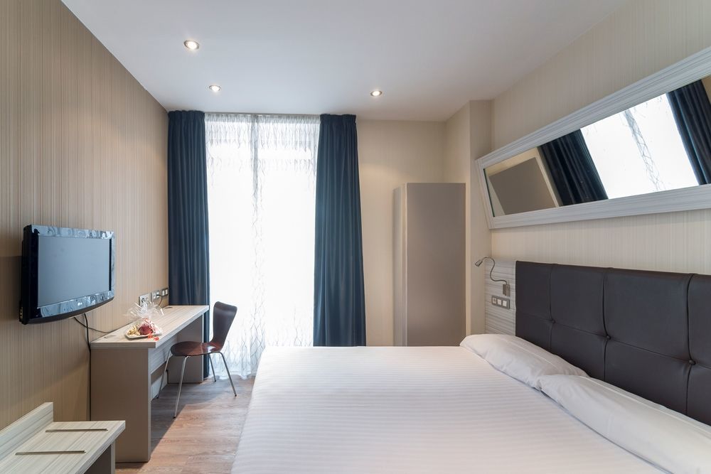 Petit Palace Puerta Del Sol Madrid Ngoại thất bức ảnh